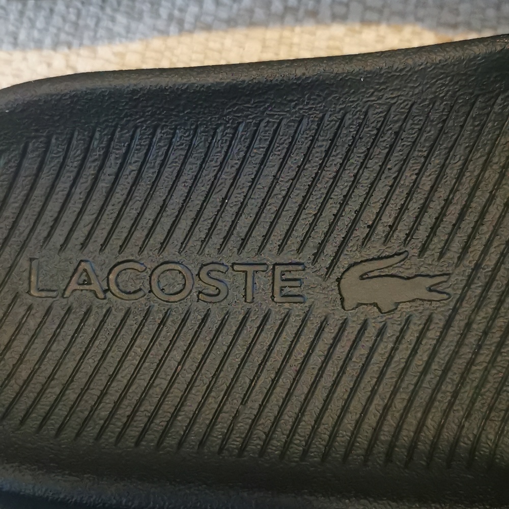 Ladies Lacoste sliders - Picture 3 of 4